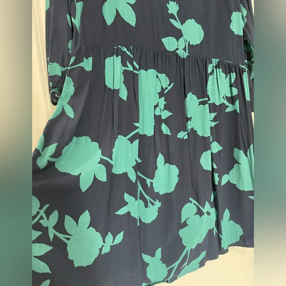 Blue and Teal Floral Dress. Size Large - Picture 7 of 8